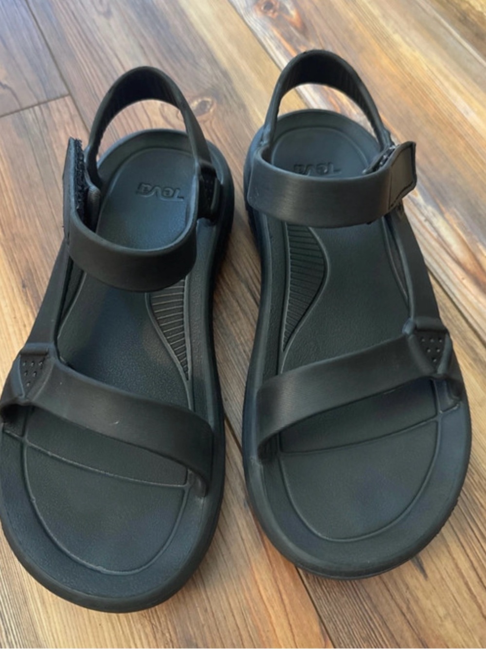 Women’s size 8 black Teva sandals
